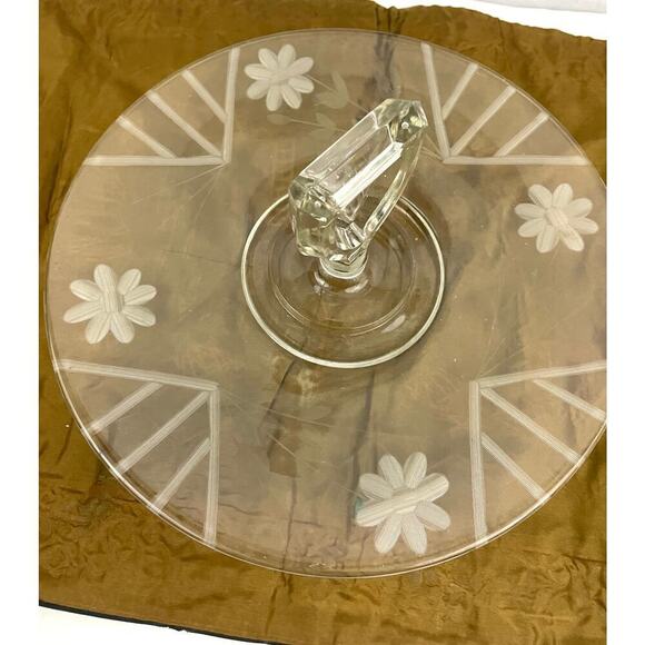 VTG Etched Clear Crystal Center Handle Tray Plate with Etched Flowers 10.5" - Picture 2 of 16
